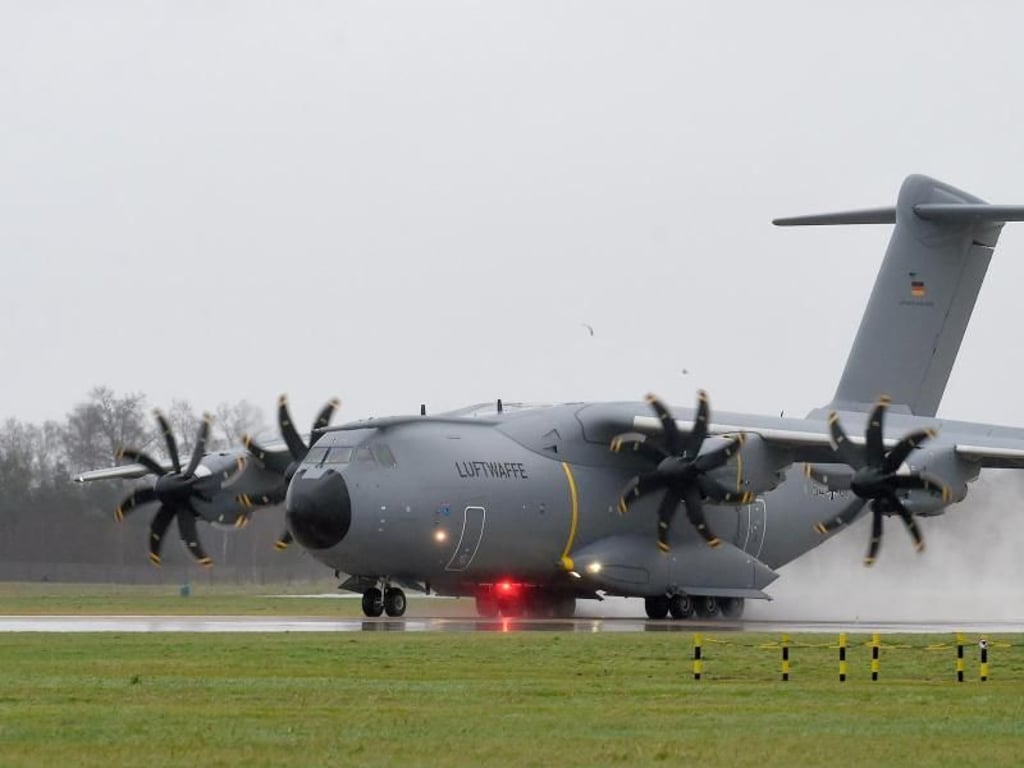 Problemflugzeug: Auch der A400M hat - wie manche Bundeswehr-Rüstungsprojekte - Startschwierigkeiten. Foto: Holger Hollemann/Archiv