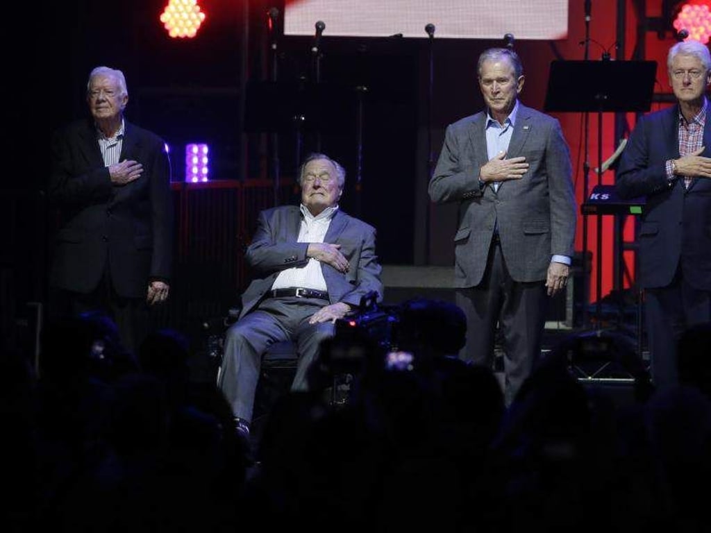 Fünf ehemalige US-Präsidenten auf einen Streich: Jimmy Carter (l-r), George Bush Sen., George W. Bush, Bill Clinton und Barack Obama. Foto: Lm Otero