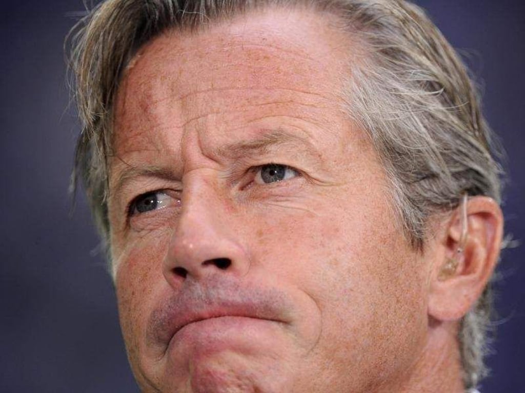 Schalke-Trainer Jens Keller muss jetzt mit seinem Team gegen PAOK Saloniki ran. Foto: Marius Becker