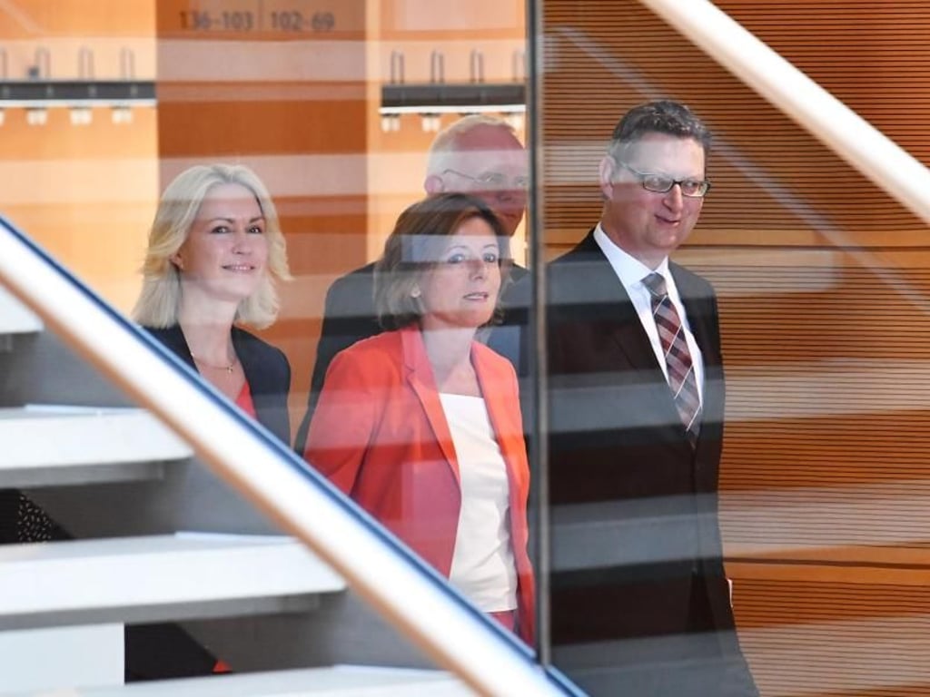 Einen hektischen Führungswechsel will die SPD vermeiden. Doch wie es insgesamt weitergehen soll, bleibt völlig offen. Foto: Bernd Von Jutrczenka