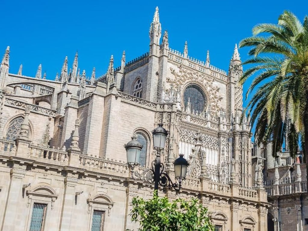 In der Santa-Maria-Kathedrale in Sevilla ist bis Anfang Dezember Murillos «Blick der Heiligkeit» zu sehen. Foto: Turismo de Sevilla