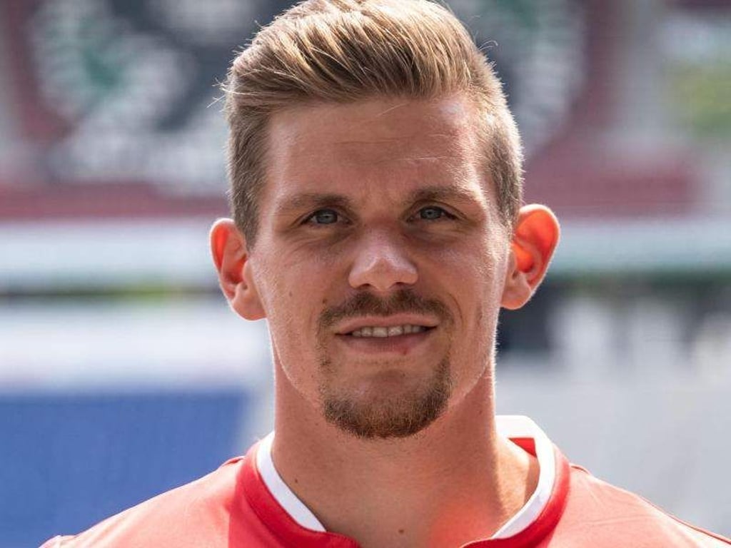 Fällt vorerst aus: 96-Neuzugang Sebastian Jung. Foto: Peter Steffen
