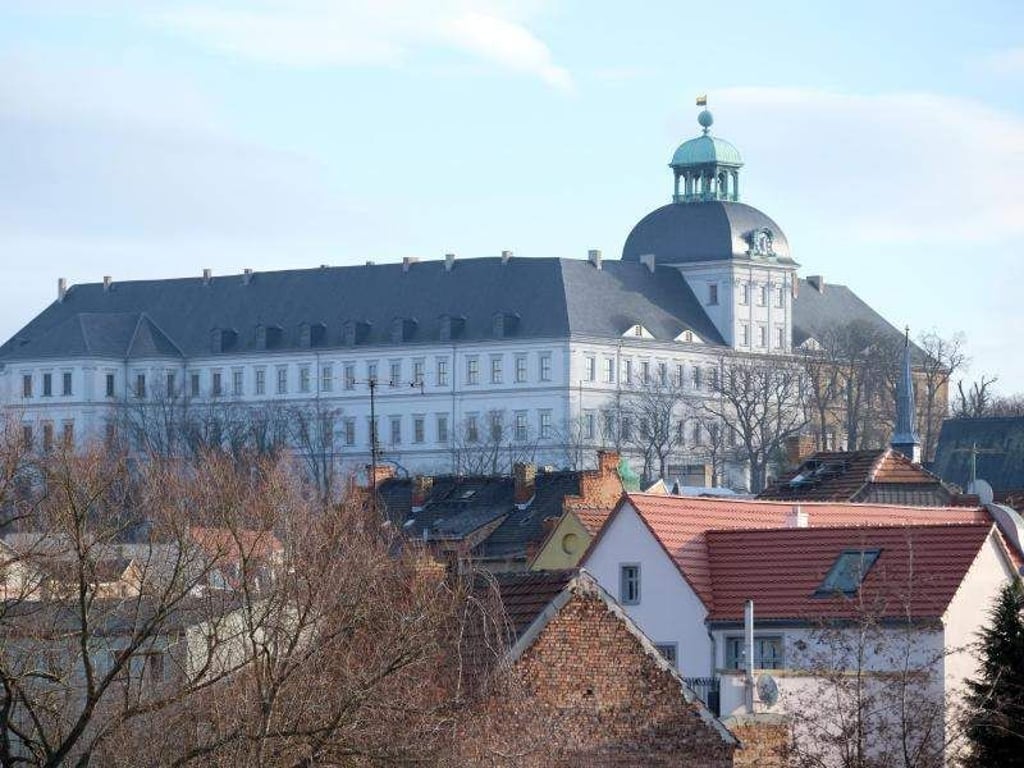 Das Schloss Neu-Augustusburg ist zu sehen. Foto: Sebastian Willnow/Archiv