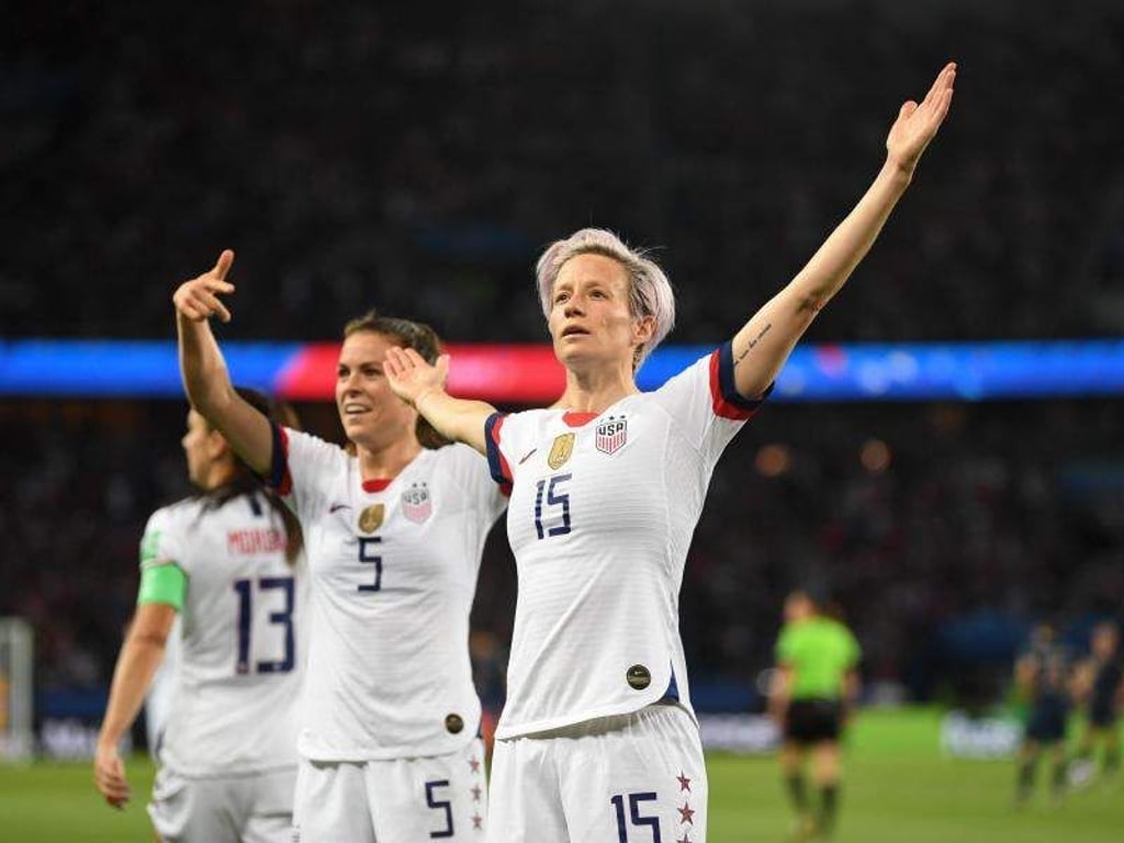 US-Starspielerin Megan Rapinoe (r) ist dabei WM-Geschichte zu schreiben. Foto: Brad Smith/ISIPhotos via ZUMA Wire