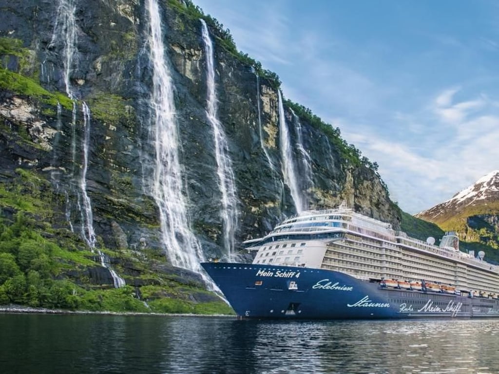 Spektakuläre Aussichten: Tui Cruises bietet Nordland-Reisen von April bis Oktober an. Foto: Tui Cruises