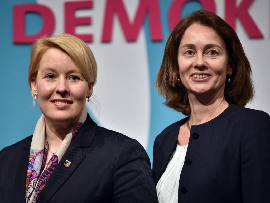 Franziska Giffey (SPD, l) soll das Amt der Familienministerin und Katarina Barley (SPD) das Justitzministerium übernehmen. Foto: Britta Pedersen
