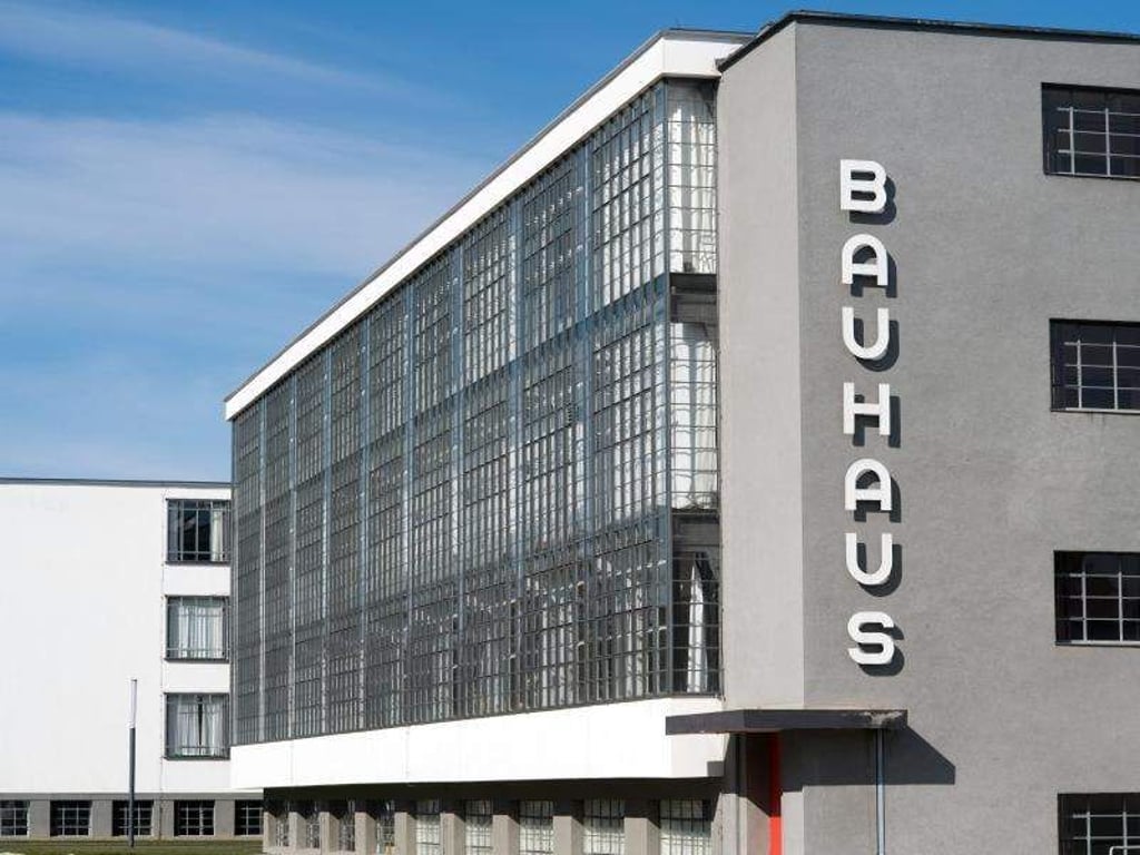 Das Gebäude der Bauhaus-Stiftung in Dessau-Roßlau. Foto: Klaus-Dietmar Gabbert/Archiv