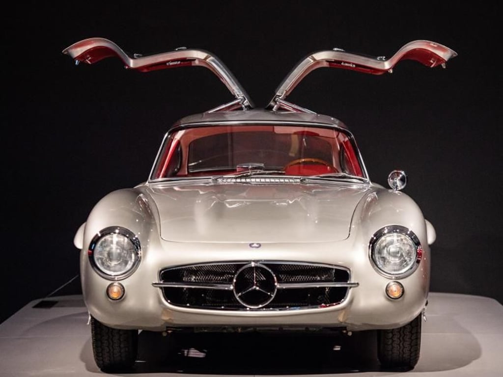 Abgehoben! Ein Mercedes-Benz 300 SL Coupé. Foto: Christophe Gateau
