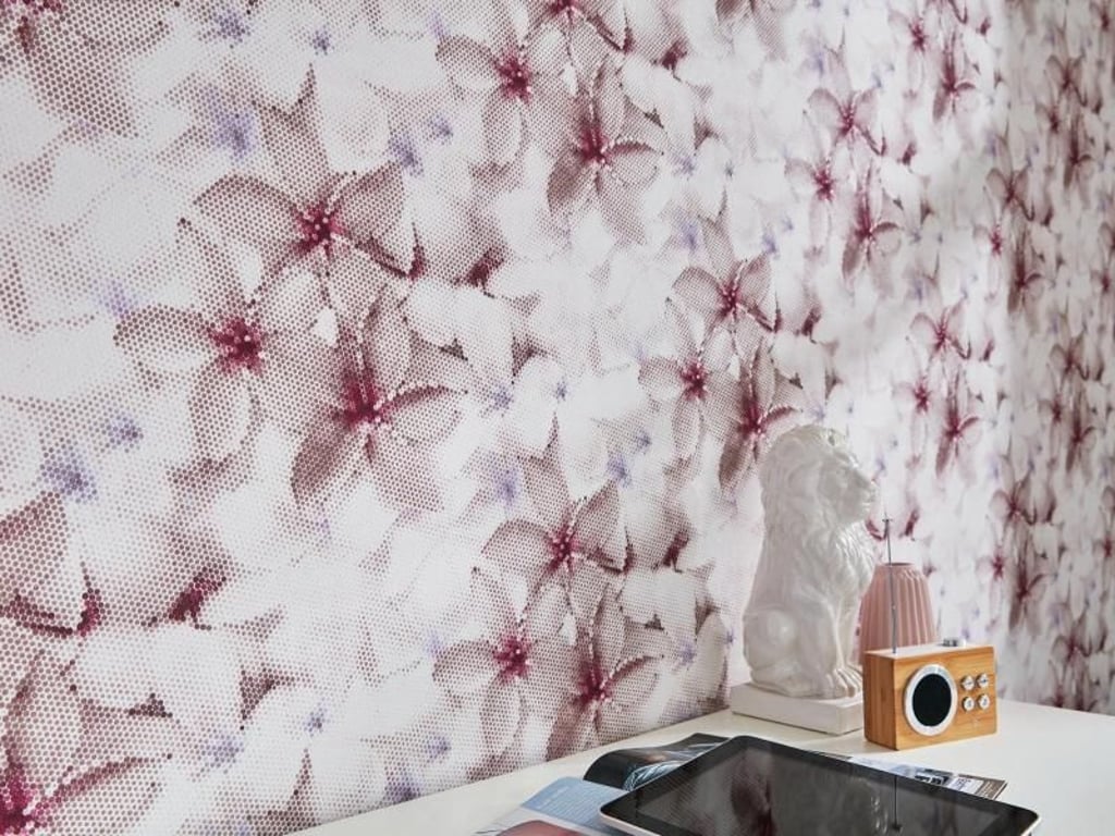 Weiterhin beliebt bei Designern und Käufern: Blumenmuster sind ein Klassiker bei den Tapeten.
Foto: DTI/P+S