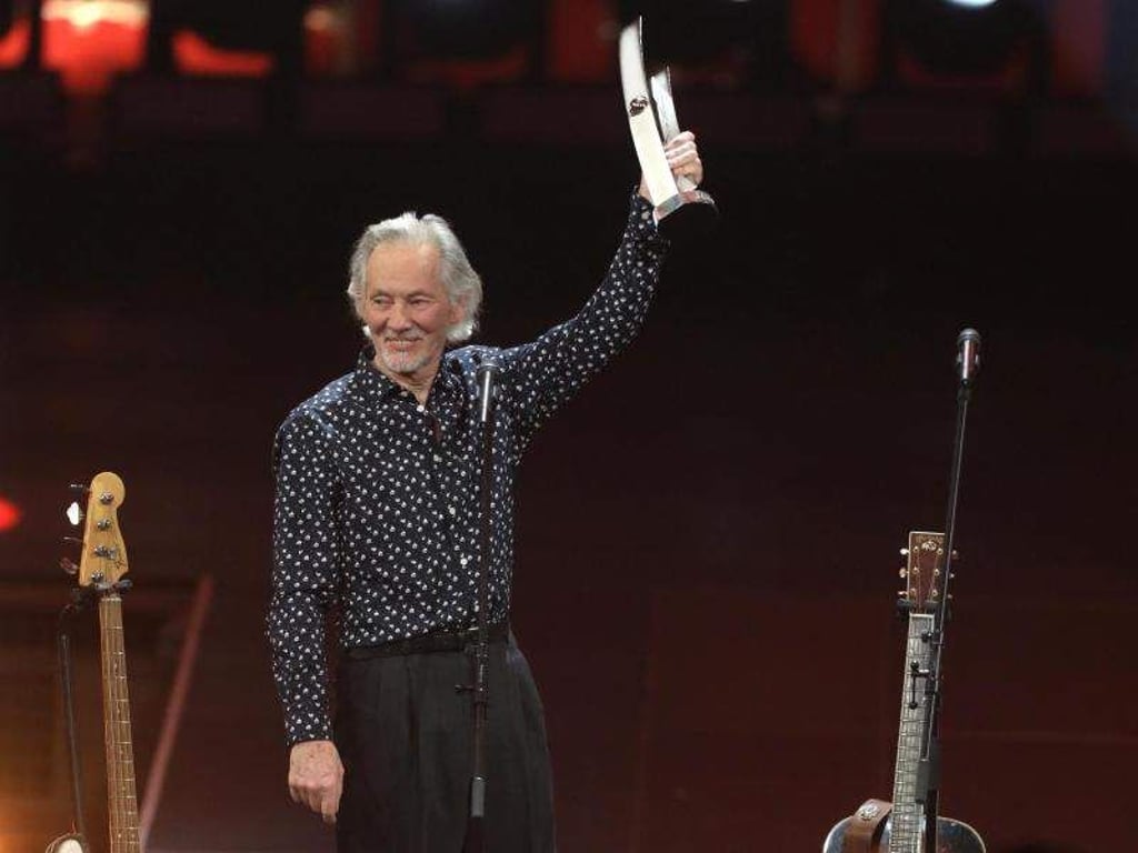 Klaus Voormann hat seinen Lebenswerk-Echo zurückgegeben. Foto: Jörg Carstensen