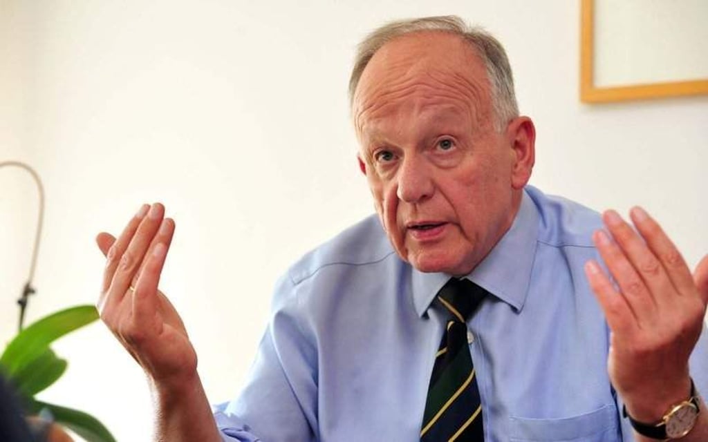 Foto: Uli LŸcke-- Volksstimme-GesprŠch mit Dr. Hermann Onko Aeikens, Minister fŸr Landwirtschaft und Umwelt des Landes Sachsen-Anhalt