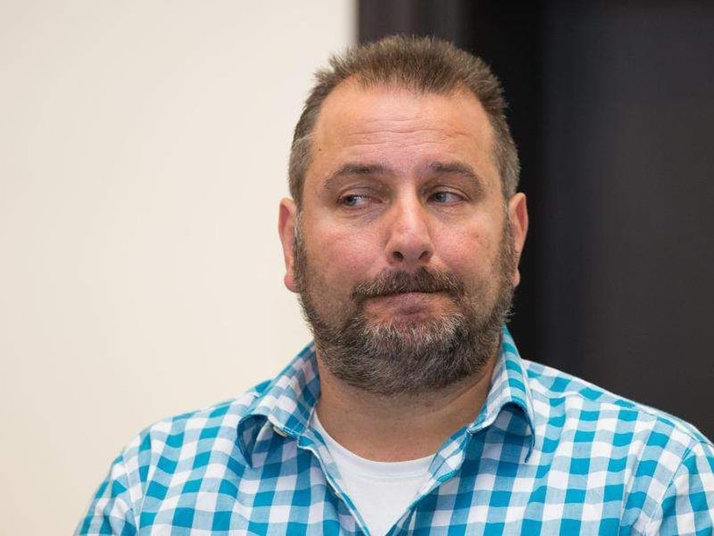 Der Angeklagte Wilfried Max W. erwartet im Landgericht Paderborn die Plädoyers. Foto: Friso Gentsch