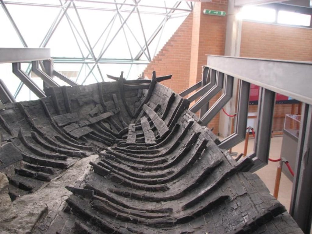 Die Überreste eines Rettungsboots, das zu der Flotte von Plinius dem Älteren gehört haben soll. Foto: Flavio Russo/Historisches Nationalmuseum für die Kunst der Medizin