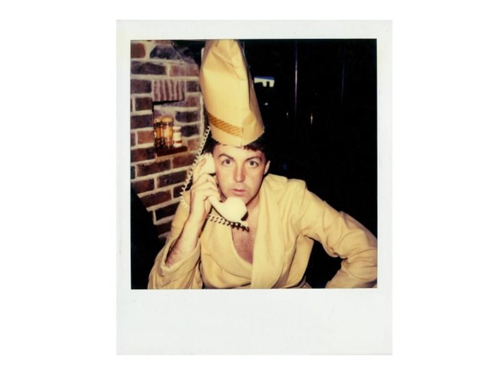 Kann man tragen: Paul McCartney mit ungewöhnlicher Kopfbedeckung. Foto: Linda McCartney
