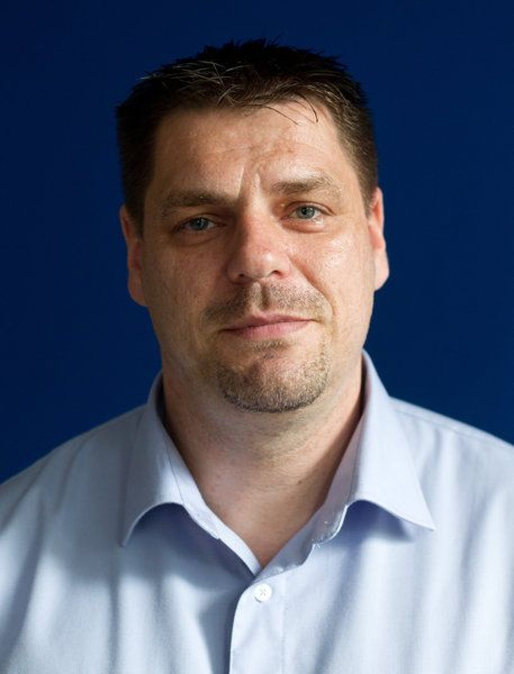 Daniel Freyer-Gottschalk, Ortsbeauftragter des Technischen Hilfswerkes (THW) in Dessau-Roßlau, aufgenommen am 09.08.2012. Eine gigantische Hochwasserwelle rollt auf Sachsen-Anhalt zu. Tausende Helfer kämpfen gegen die Flut. In Dessau besteht Freyer-Gottschalk seine Bewährungsprobe. Foto: Jens Wolf dpa/lah (zu dpa «Mit dem Boot bis zum Dachfenster - Einsatzleiter bei Jahrhundertflut» vom 14.08.2012) +++(c) dpa - Bildfunk+++