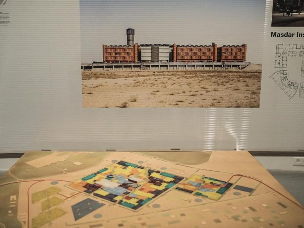 Ein Blick auf ein Konzept eines Stadtmodells in der Ausstellung. Foto: Ilia Yefimovich