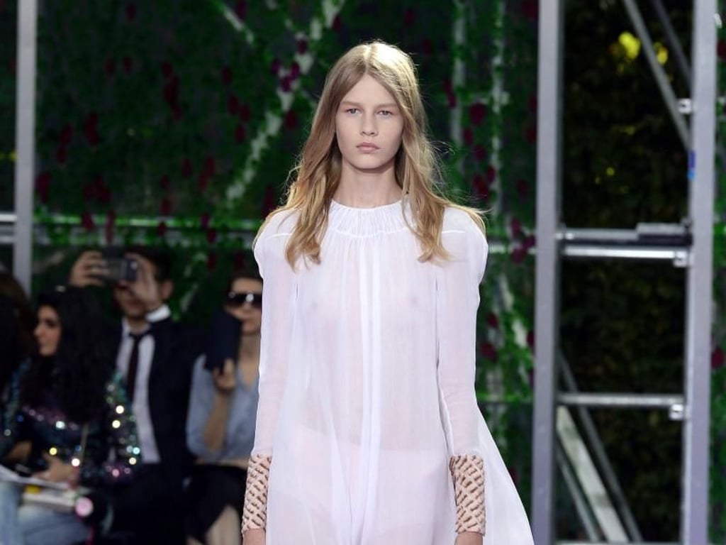 Sofia Mechetner 2015 auf der Modewoche in Paris bei der Haute-Couture-Schau von Dior. Foto: Caroline Blumberg
