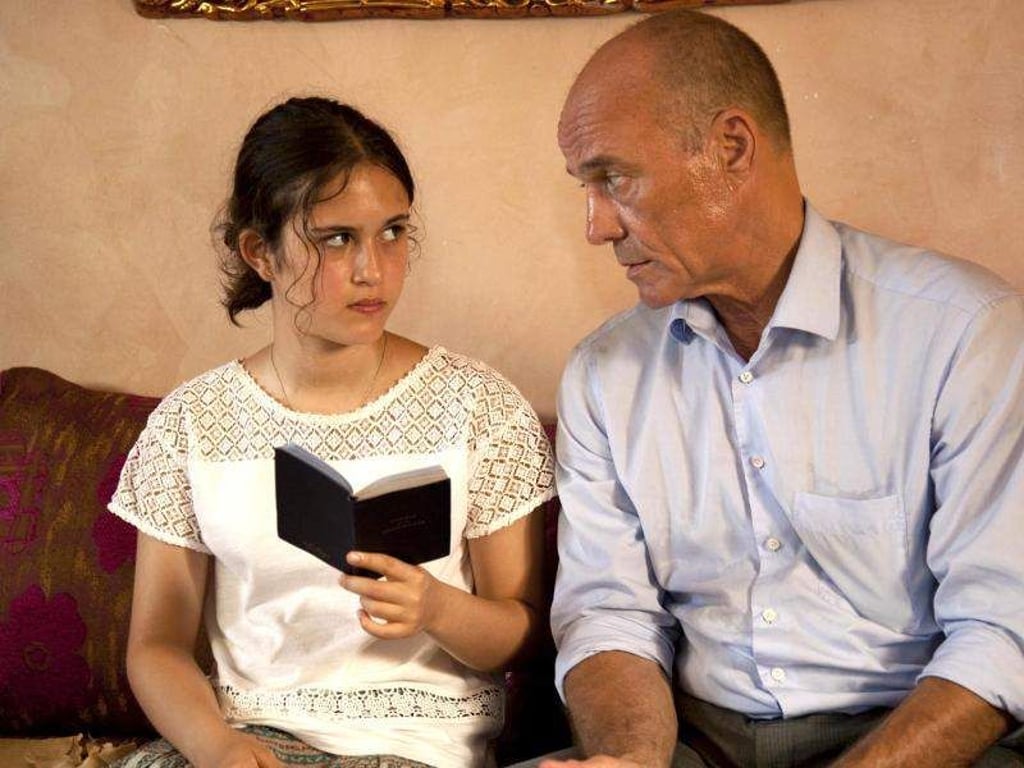 Szene aus dem Film «Spuren der Rache» mit Maya Lauterbach und ihrem Vater Heiner. Foto: Luis Koppelkamm
