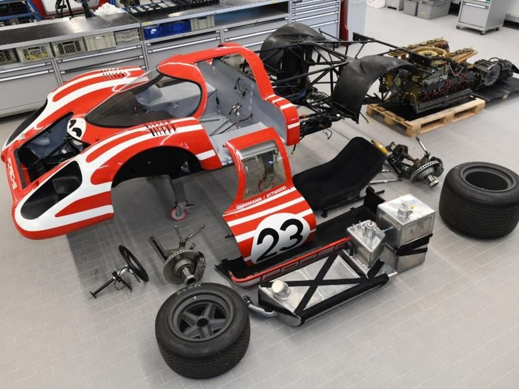 Auto-Puzzle: Den zum Double des Le-Mans-Siegers von 1970 umgebauten 917 (Bild) rüstete Porsche wieder in seinen Ursprungszustand zurück. Foto: Porsche AG