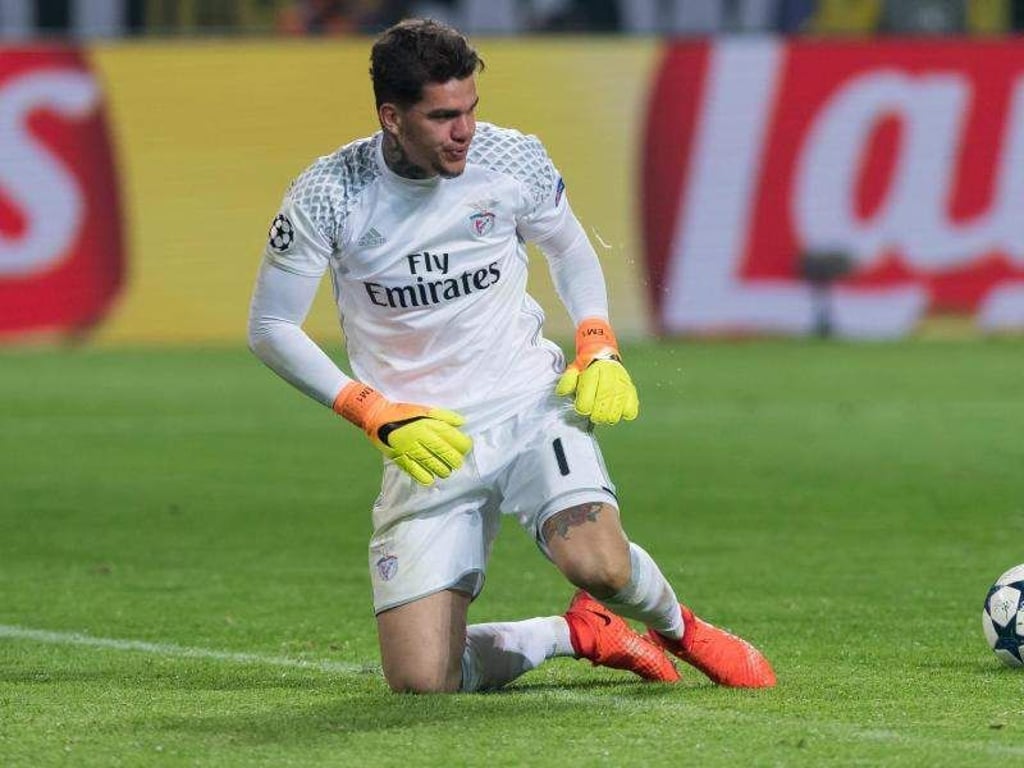 Für 40 Millionen Euro Ablöse kommt Torwart Ederson zu Man City. Foto: Guido Kirchner