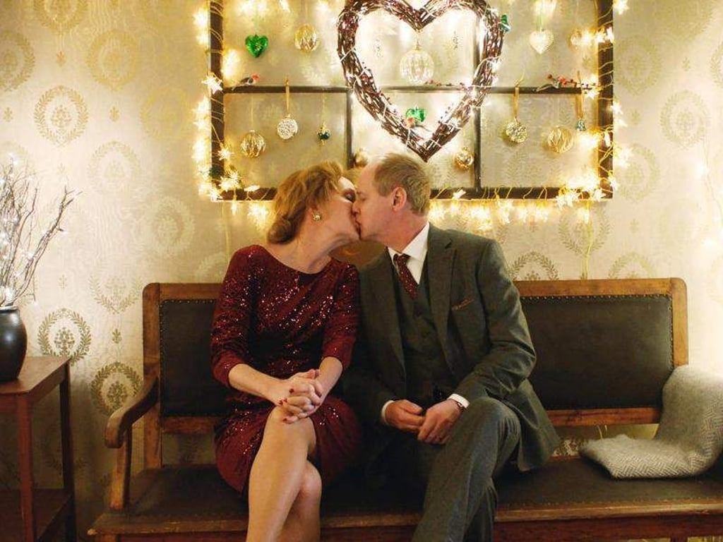 Monica (Maria Lundqvist) und Ulf (Robert Gustafsson) beim Fest der Liebe. Foto: Arsenal Filmverleih