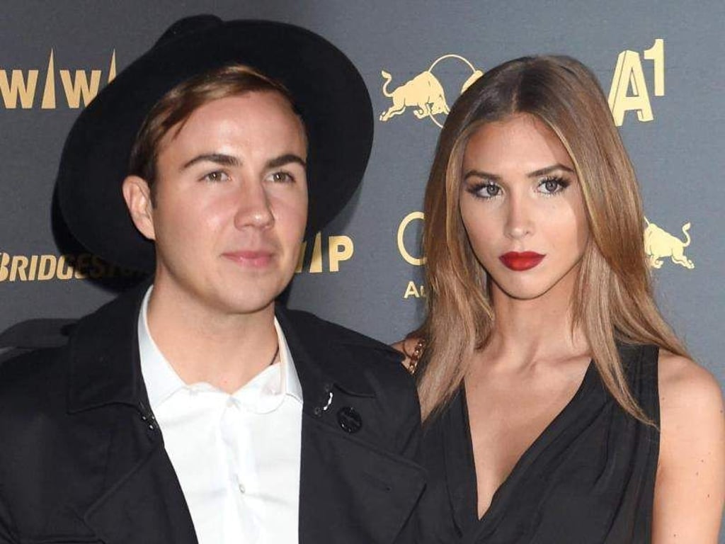 Der deutsche Fußballer Mario Götze und seine Freundin Ann-Kathrin Brömmel wollen Ja sagen. Foto: Felix Hörhager