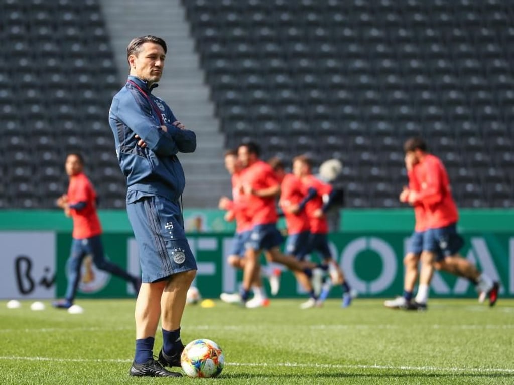 Trainer Niko Kovac beobachtet das Training seiner Bayern. Foto: Christian Charisius