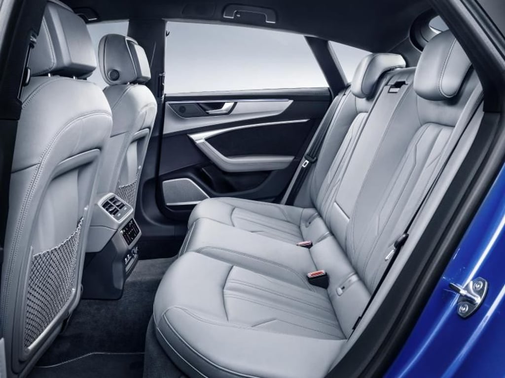 Bei einer Länge von rund fünf Metern bietet der A7 innen mehr Platz - auch für Hinterbänkler. Zugleich hat das Coupé einen größeren Kofferraum. Foto: Audi AG
