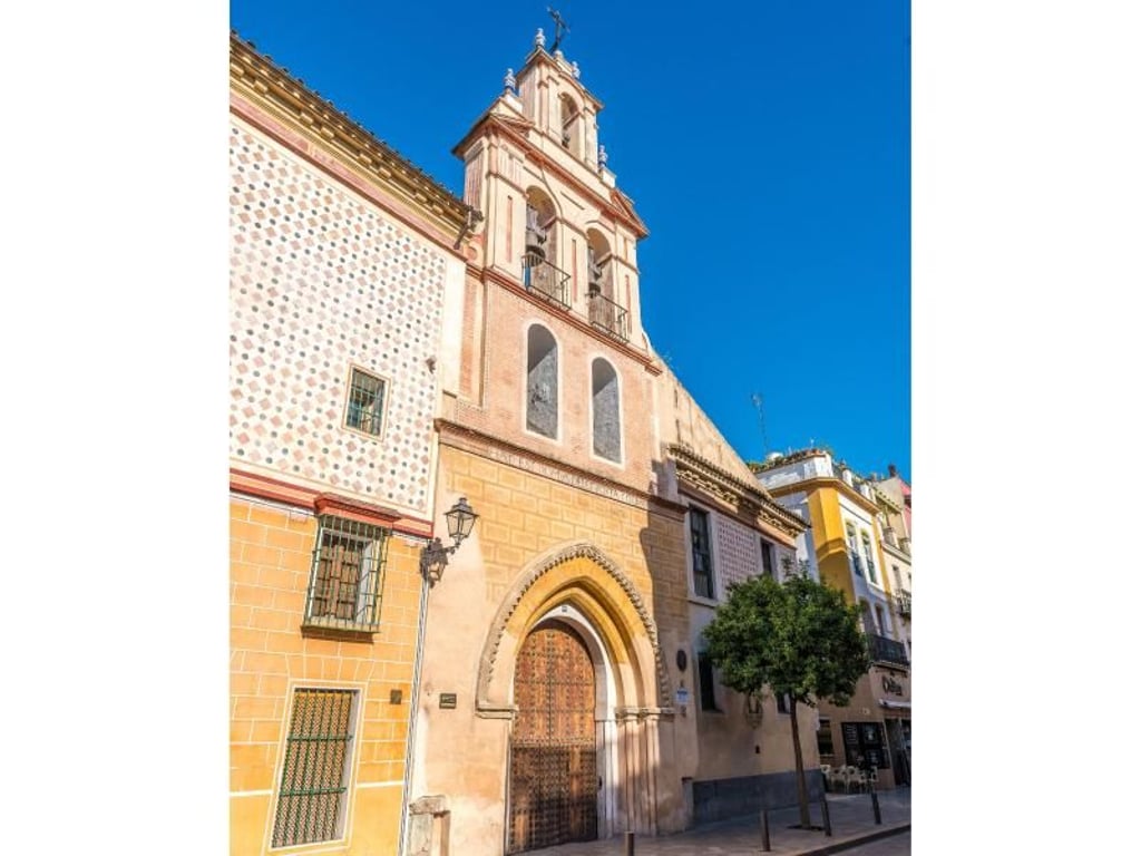 Die sehenswerte Pfarrkirche Santa María la Blanca ist einer der Schauplätze, die Touristen in Sevilla auf einem Murillo-Rundgang zum Jubiläum erleben können. Foto: Turismo de Sevilla