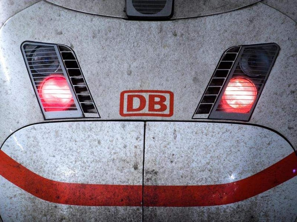 Ein ICE-Triebwagen. Foto: Matthias Balk/Archiv