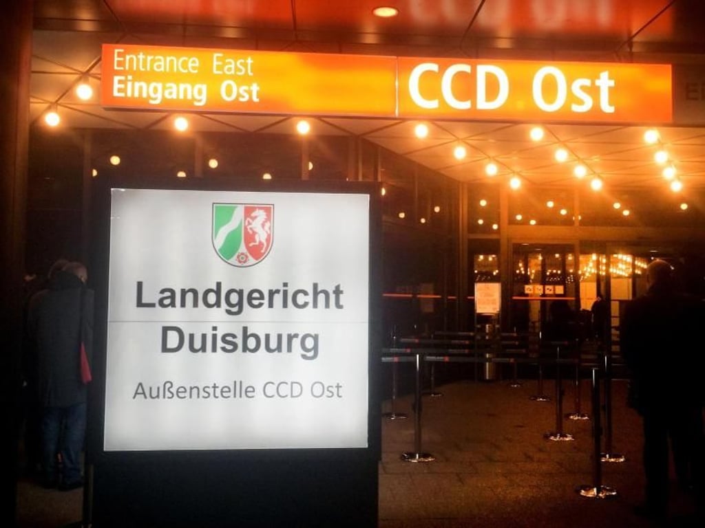 Mehr als sieben Jahre nach dem Loveparade-Unglück in Duisburg mit 21 Toten beginnt in Düsseldorf der Strafprozess gegen zehn Beteiligte. Foto: Roland Weihrauch