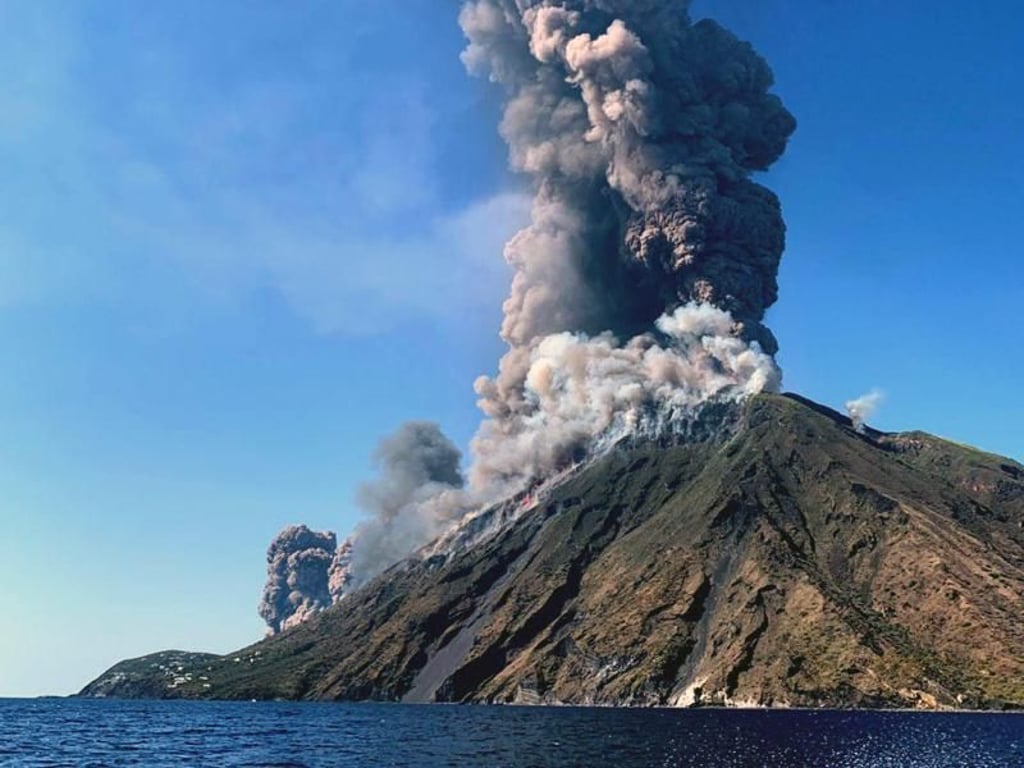 Rauchschwaden steigen vom Vulkan Stromboli auf. Foto: Ansa/AP