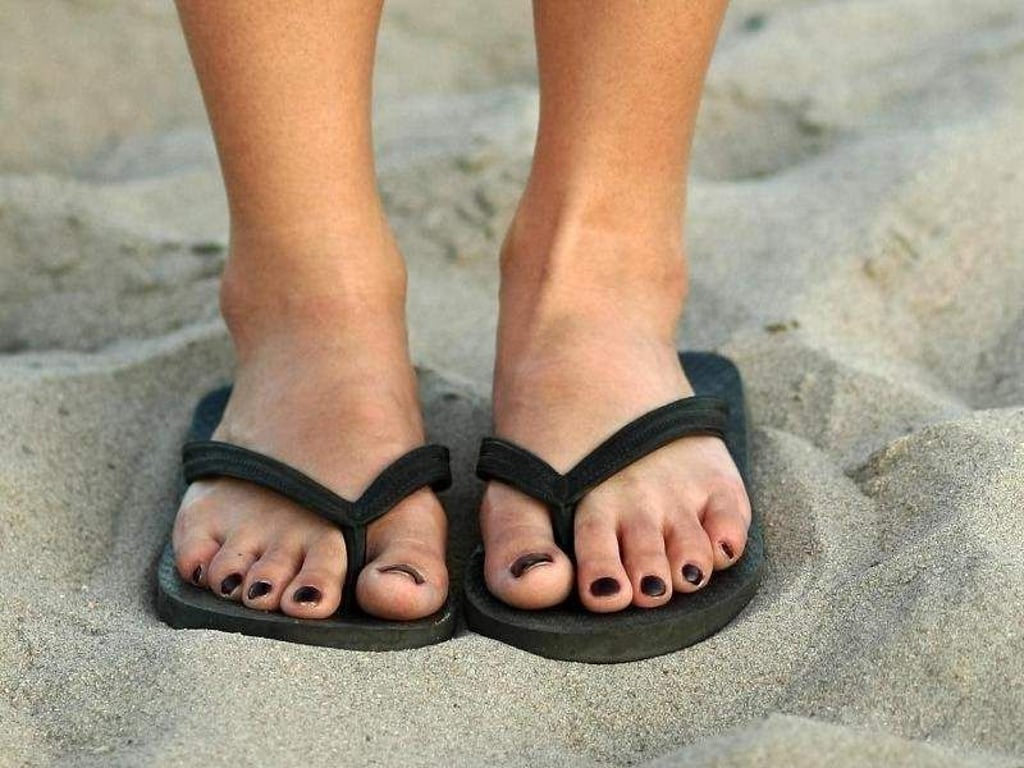 Flipflop-Träger sollten auf die Stegbreite achten. Schmale Stegen bieten keinen guten Halt. Foto: Fredrik von Erichsen