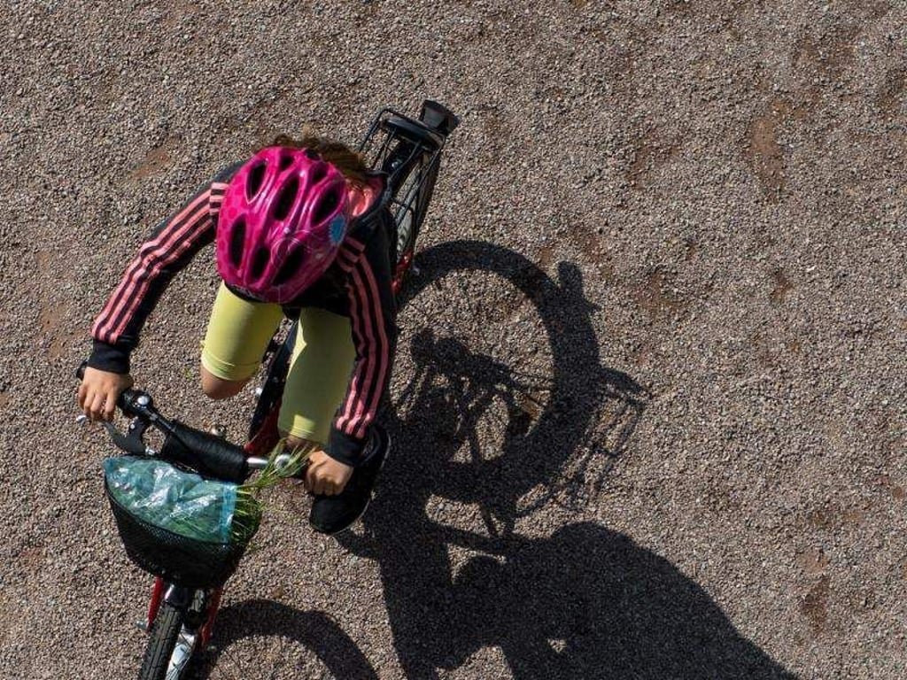 Wie flicke ich einen Fahrradschlauch? Wie komme ich mit dem Rad sicher durch den Verkehr. Antworten auf diese Fragen finden Kinder im Netz. Foto: Monika Skolimowska