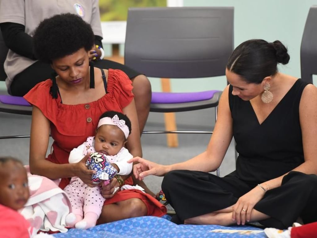 Meghan bei einem Besuch der «mothers2mothers»-Organisation. Foto: Paul Edwards/The Sun/PA Wire