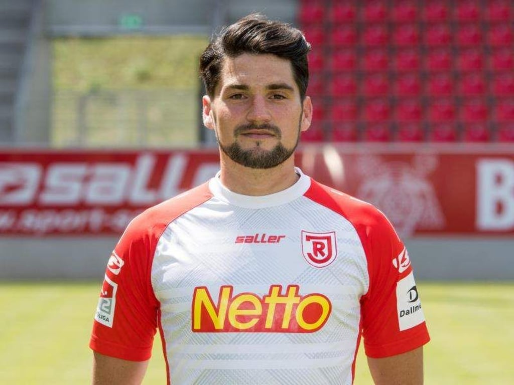 Hat sich wenige Tage nach seinem Comeback erneut verletzt: Regensburg-Verteidiger Oliver Hein. Foto: Armin Weigel