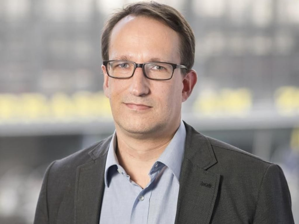 Frithjof Jönsson arbeitet als Jurist bei der Verbraucherzentrale Berlin. Foto: Thorsten Greb/Verbraucherzentrale Berlin e.V.