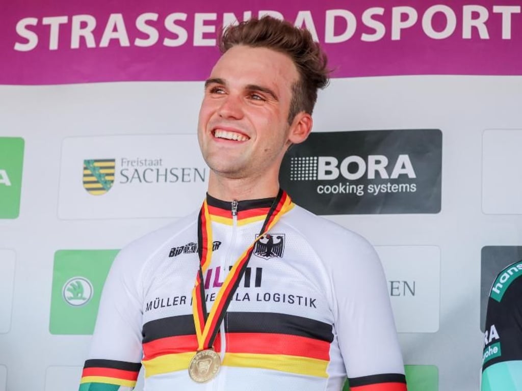 Fährt im Meistertrikot zum Tour-Debüt: Maximilian Schachmann. Foto: Jan Woitas