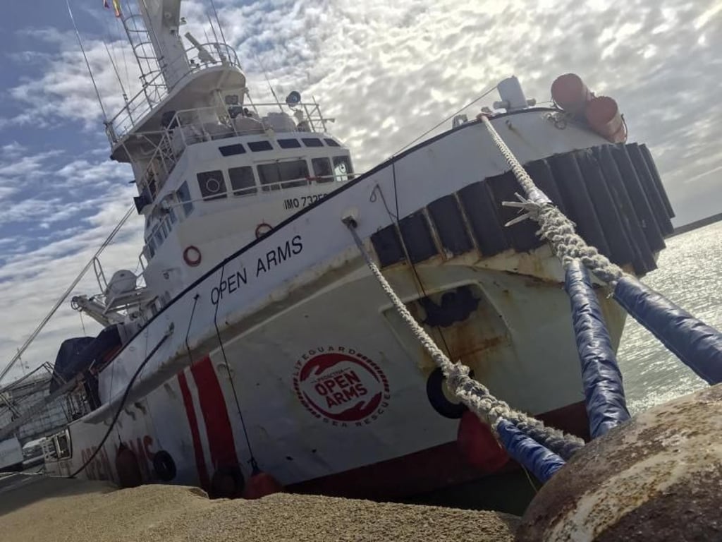 Das Schiff der spanischen Hilfsorganisation Proactiva Open Arms im März im Hafen von Pozzallo in Italien. Foto: Alessio Tricani/ap