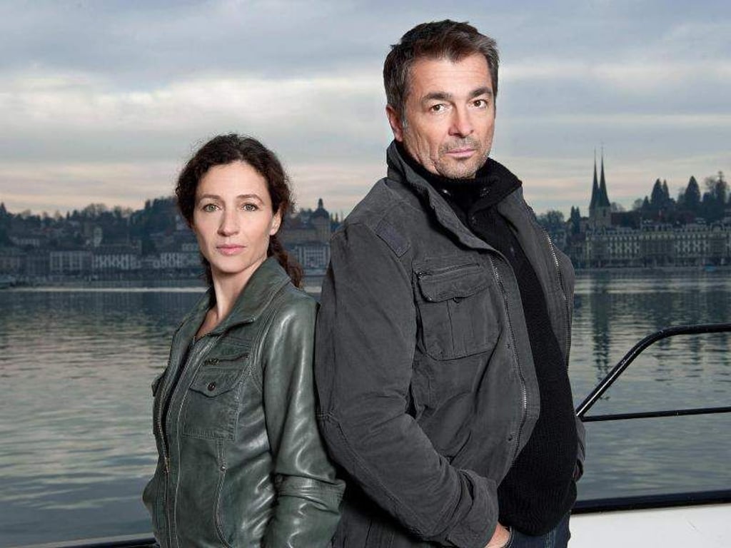 Delia Mayer als Kommissarin Liz Ritschard und Stefan Gubser als Kommissar Reto Flückiger im Schweizer «Tatort». Foto: Daniel Winkler, SRF
