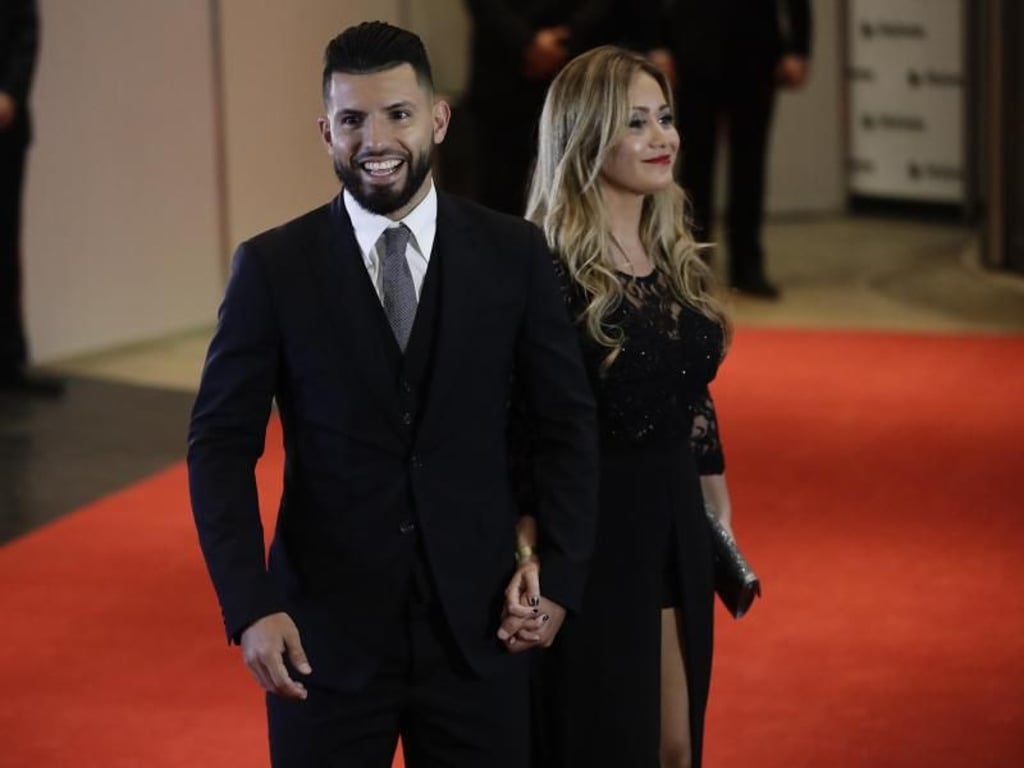 Manchester City-Fussballer Sergio Aguero und seine Partnerin Karina Tejeda gehören zu den Gästen. Foto: Victor R. Caivano