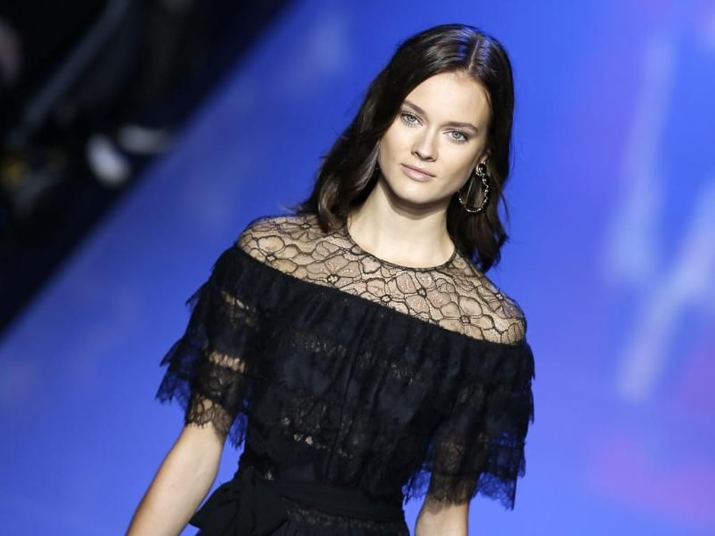 Sommermode von Ellie Saab in Paris. Foto: ian Langsdon