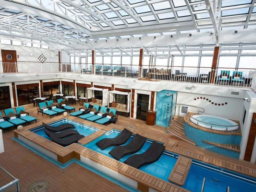 Wasserliegen, Whirlpool und viel Ruhe: Zum «The Haven» von Norwegian Cruise Line haben nur Gäste der angrenzenden Kabinen Zutritt. Foto: Norwegian Cruise Line