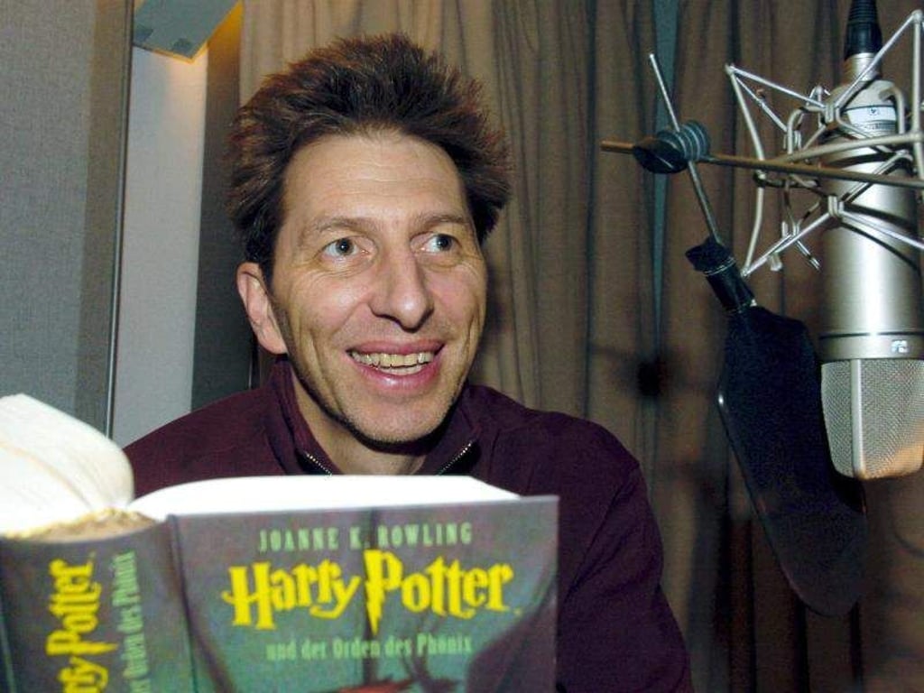 Ein vertrauter Anblick: Rufus Beck liest «Harry Potter» (2003). Foto: Frank Mächler