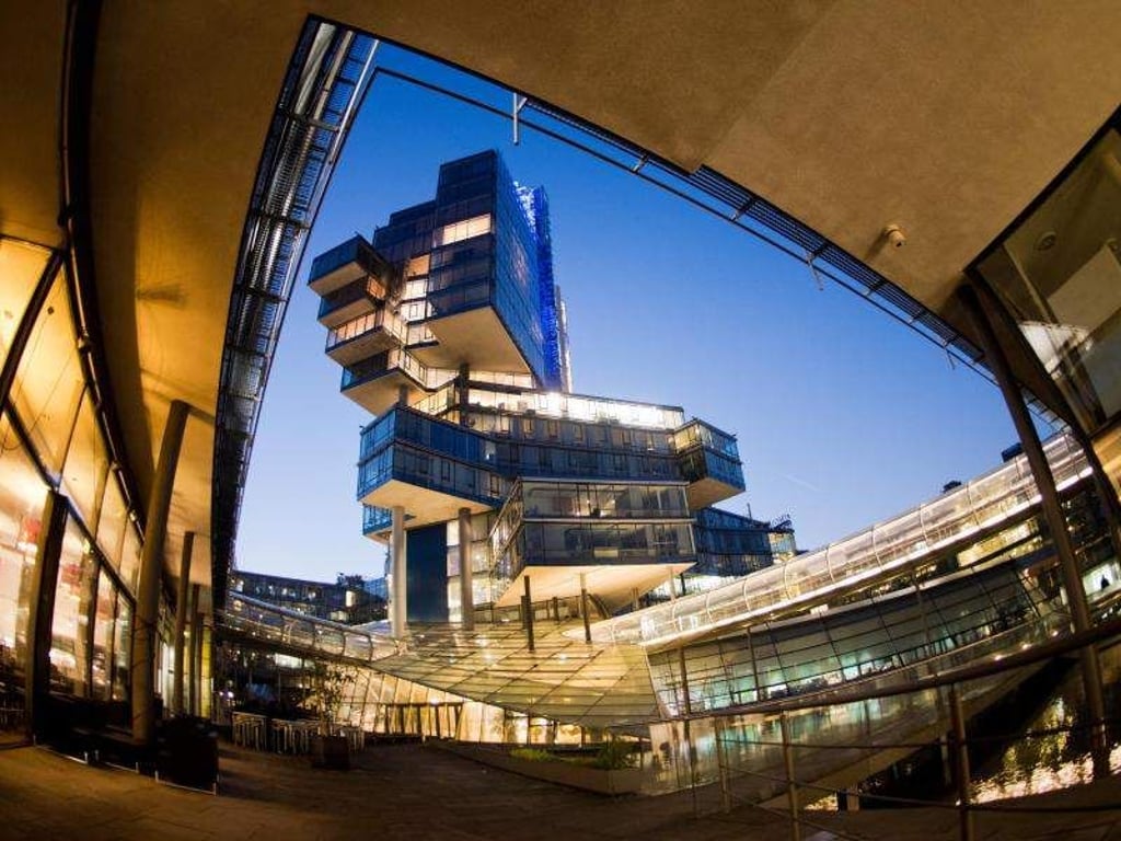 Die Zentrale der Norddeutschen Landesbank (NordLB). Foto: Julian Stratenschulte/Archivbild