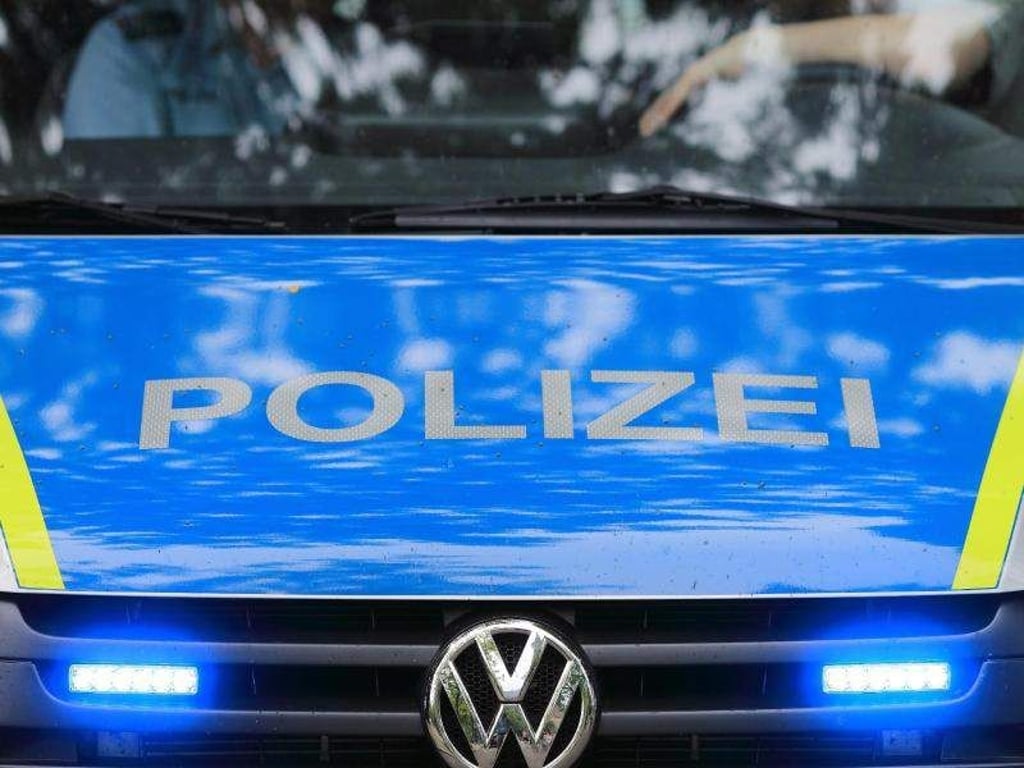 Die Polizei nahm einen mutmaßlichen Drogendealer in Halle fest. Foto: Jens Wolf/Archiv