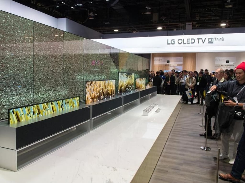 Was der aufrollbare Fernseher LG Signature OLED TV R kosten könnte, ist noch nicht bekannt. Foto: Andrea Warnecke