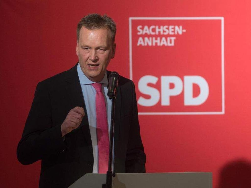 Der Landesvorsitzende der SPD Sachsen-Anhalt, Burkhard Lischka, spricht auf dem Landesparteitag. Foto: Klaus-Dietmar Gabbert/Archiv