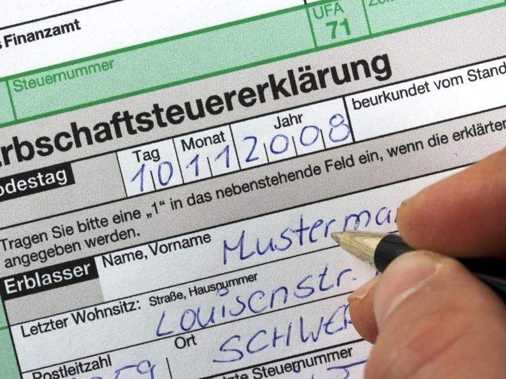 Wer im Ausland erbt, wird im Zweifelsfall doppelt besteuert. Davor schützt die Schenkung zu Lebzeiten. Foto: Jens Büttner