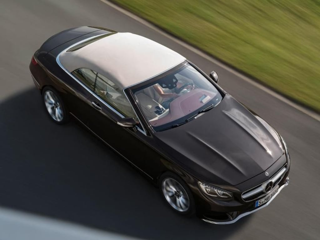 Mit Stoffdach und vielen Pferdestärken: Das Cabrio der Mercedes S-Klasse setzt auf Motoren, die zwischen 345 kW/469 PS und 463 kW/630 PS leisten. Foto: Daimler AG